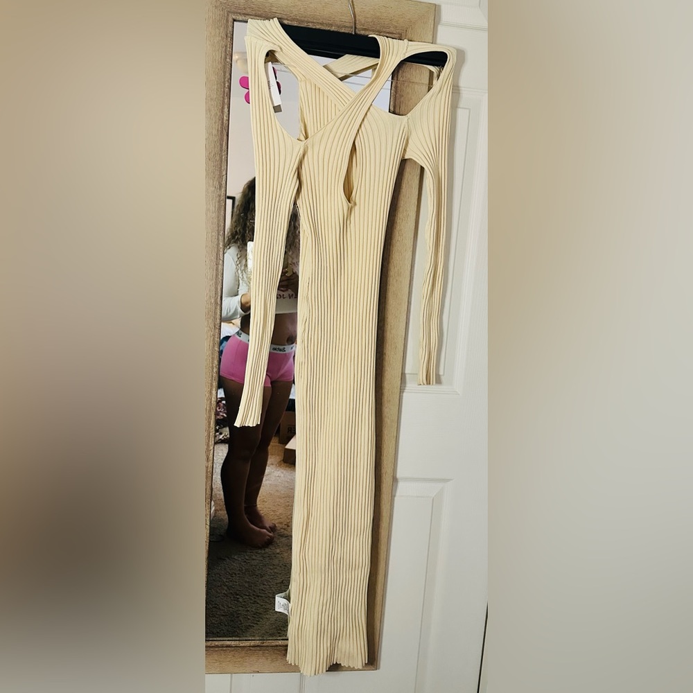 Fashion nova sexy curvy dress . Size medium - Picture 2 of 3